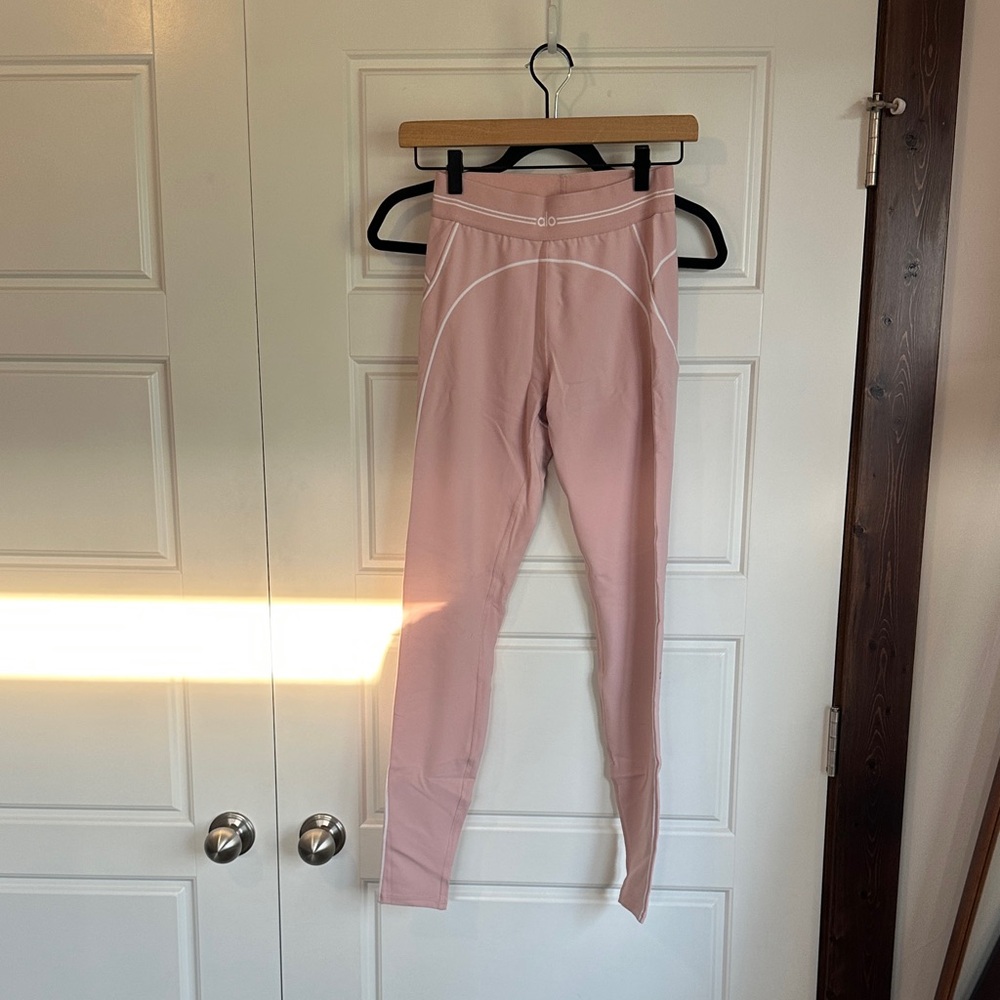 Alo Yoga heartthrob leggings